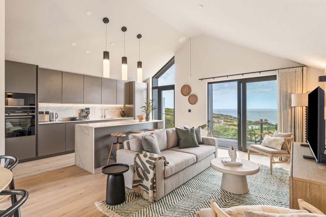 Hidden 2 – Bay House Hot Tub