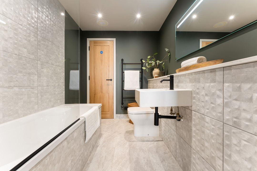 Hidden 2 – Bay House Hot Tub