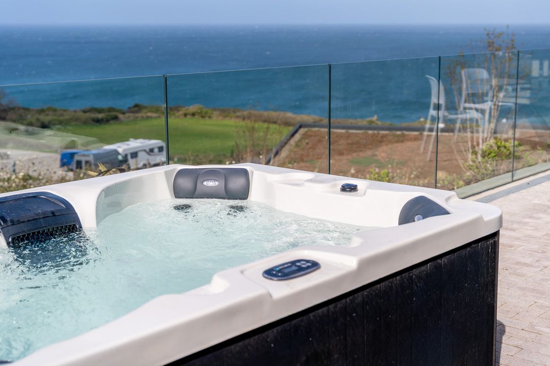 Hidden 18 – St Ives Bay Suite Hot Tub
