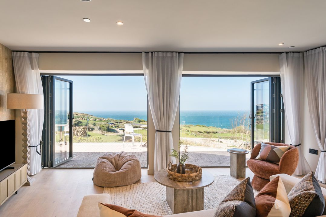 Hidden 18 – St Ives Bay Suite Hot Tub