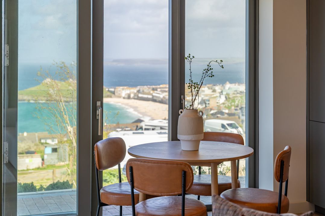 Hidden 18 – St Ives Bay Suite Hot Tub