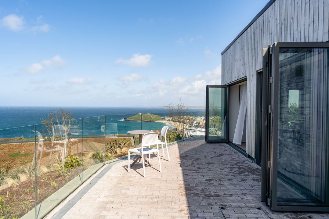 Hidden 18 – St Ives Bay Suite Hot Tub