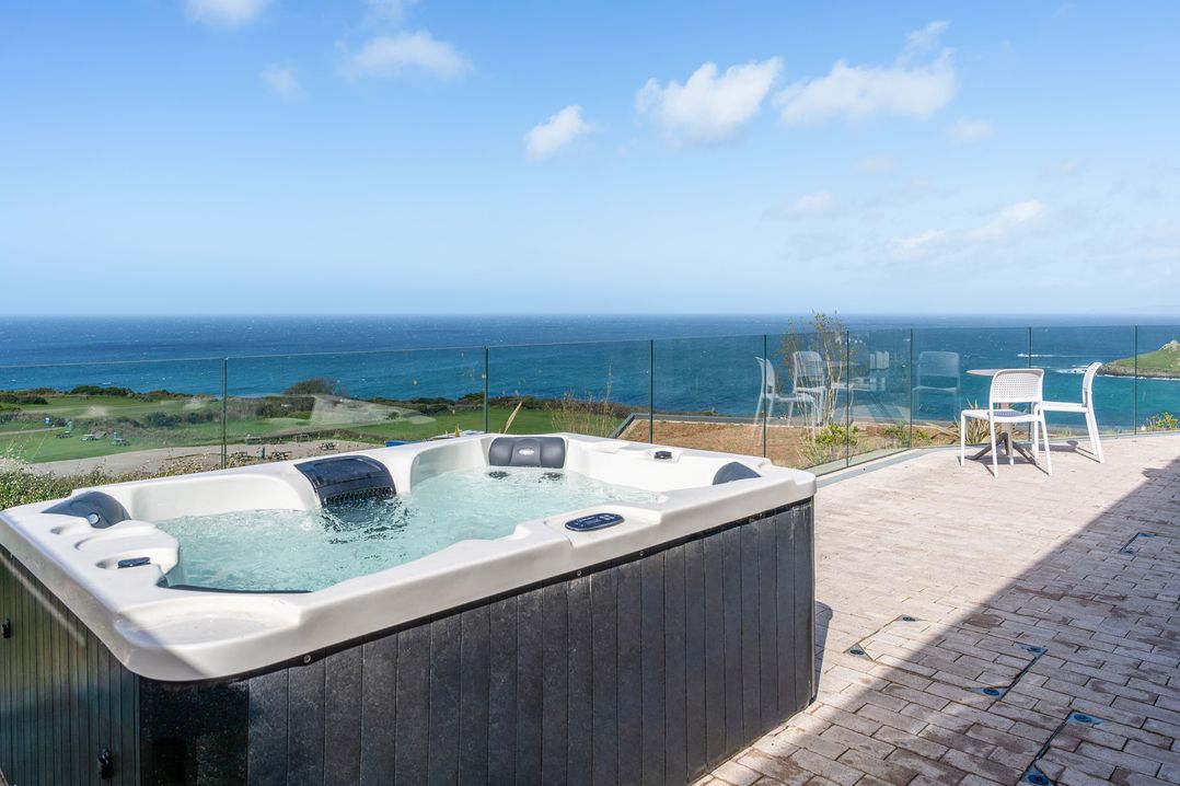 Hidden 18 – St Ives Bay Suite Hot Tub
