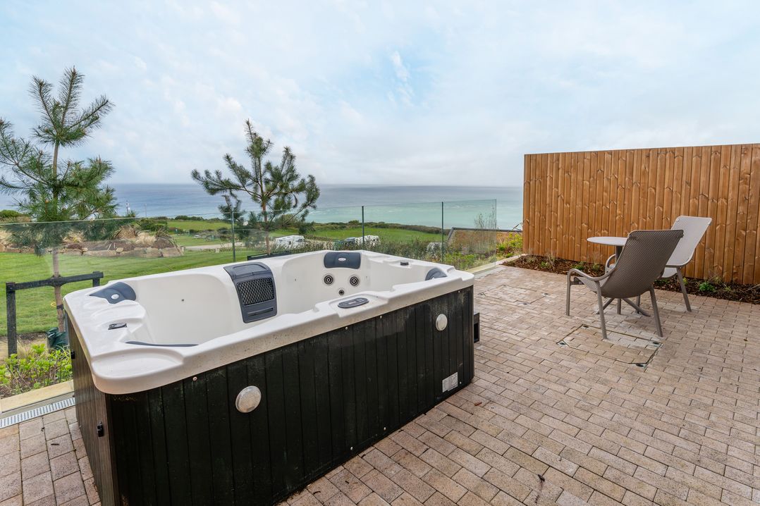 Hidden 17 – Lookout Terrace Hot Tub