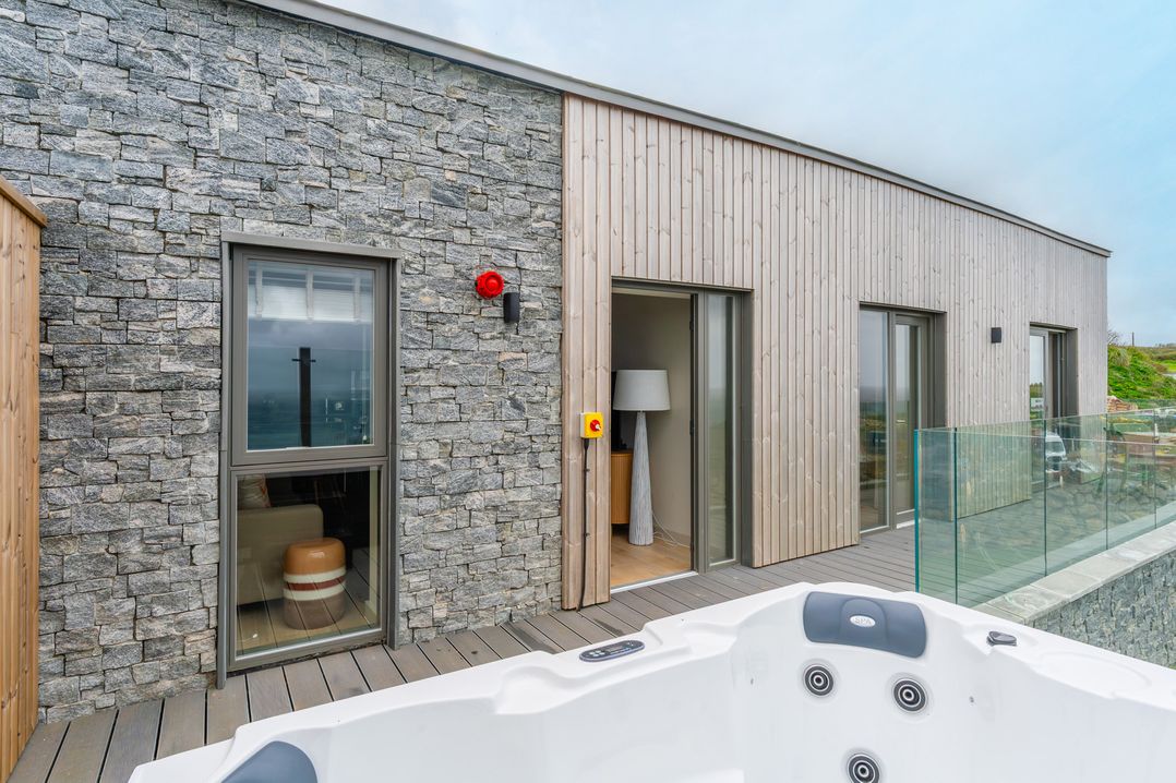 Hidden 19 – Coastal Hot Tub