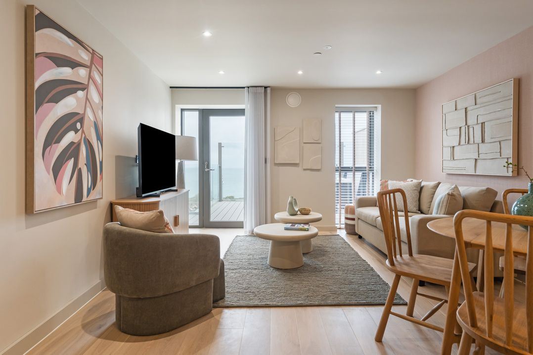 Hidden 20 – Gallery Hot Tub