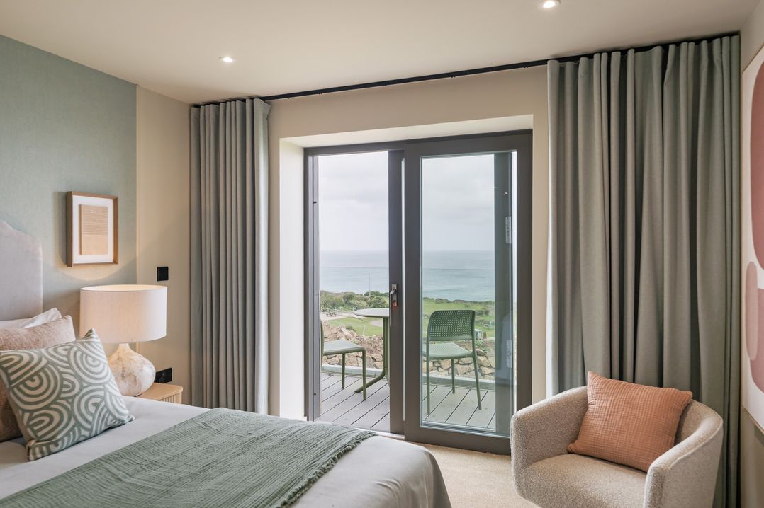 Hidden 20 – Gallery Hot Tub