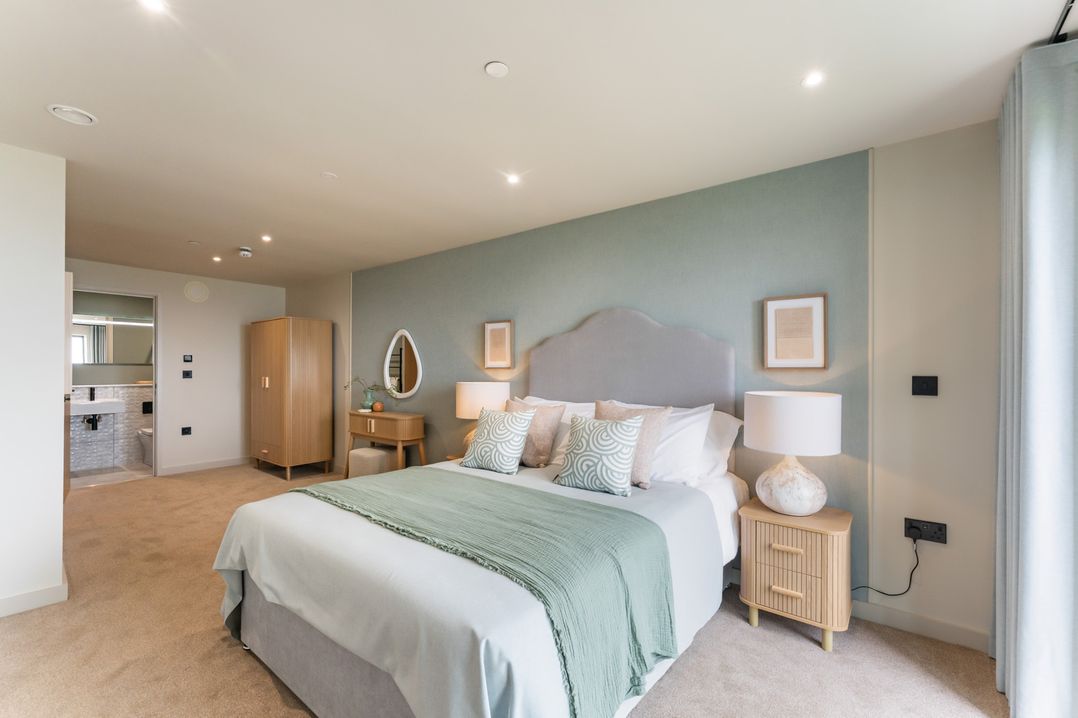 Hidden 20 – Gallery Hot Tub