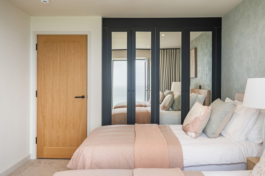 Hidden 20 – Gallery Hot Tub