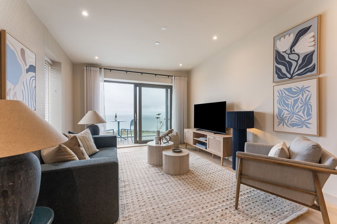 Hidden 8 – Bay Apartment