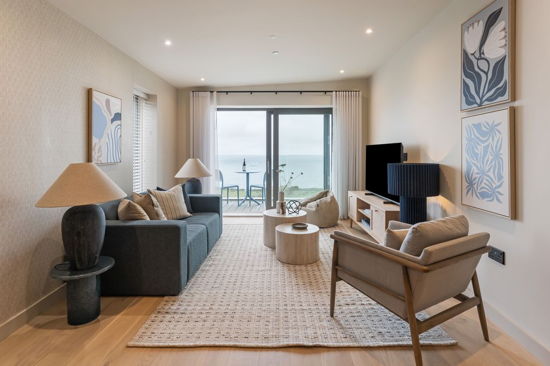 Hidden 8 – Bay Apartment