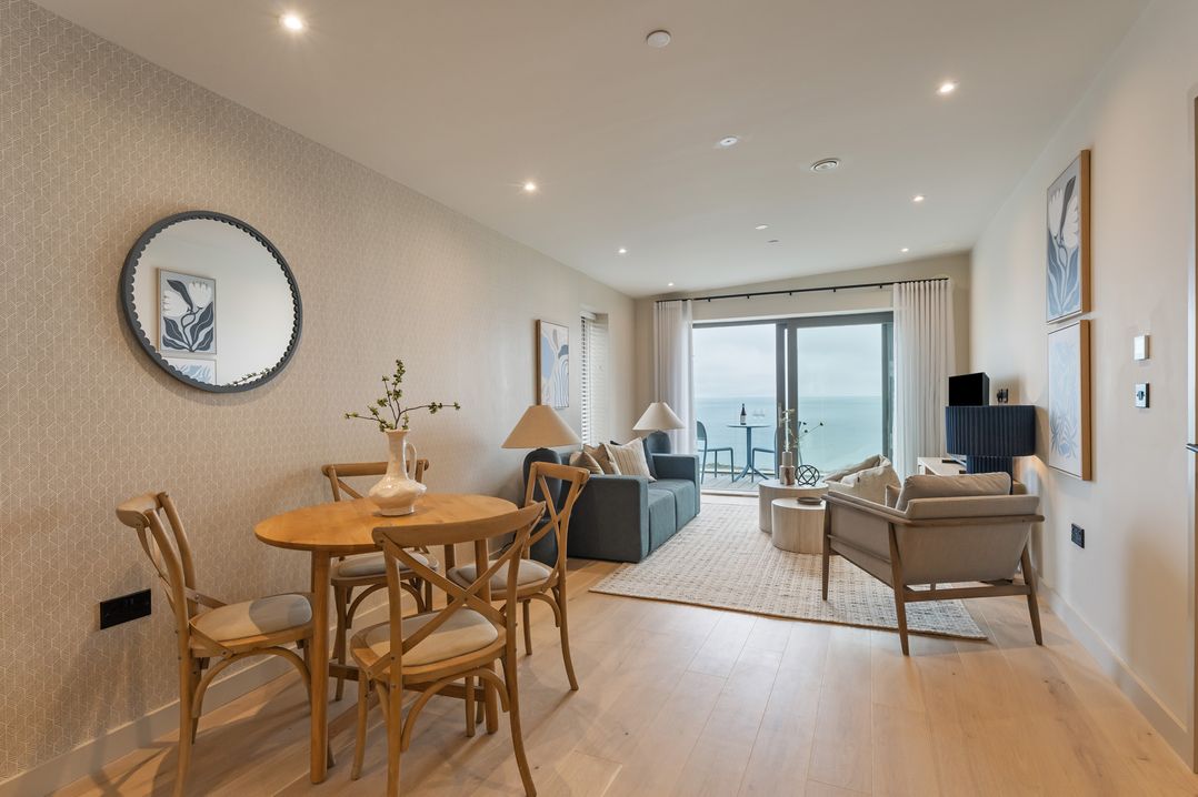 Hidden 8 – Bay Apartment