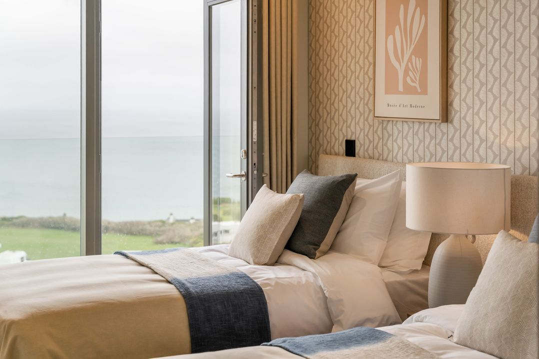 Hidden 8 – Bay Apartment