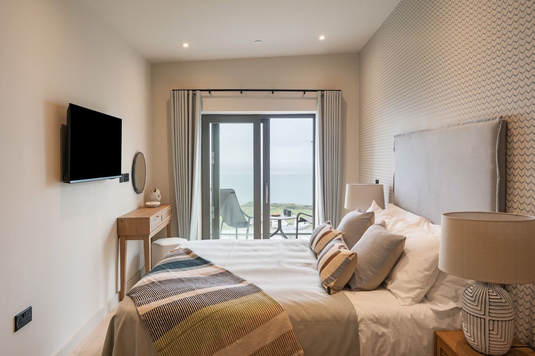 Hidden 8 – Bay Apartment