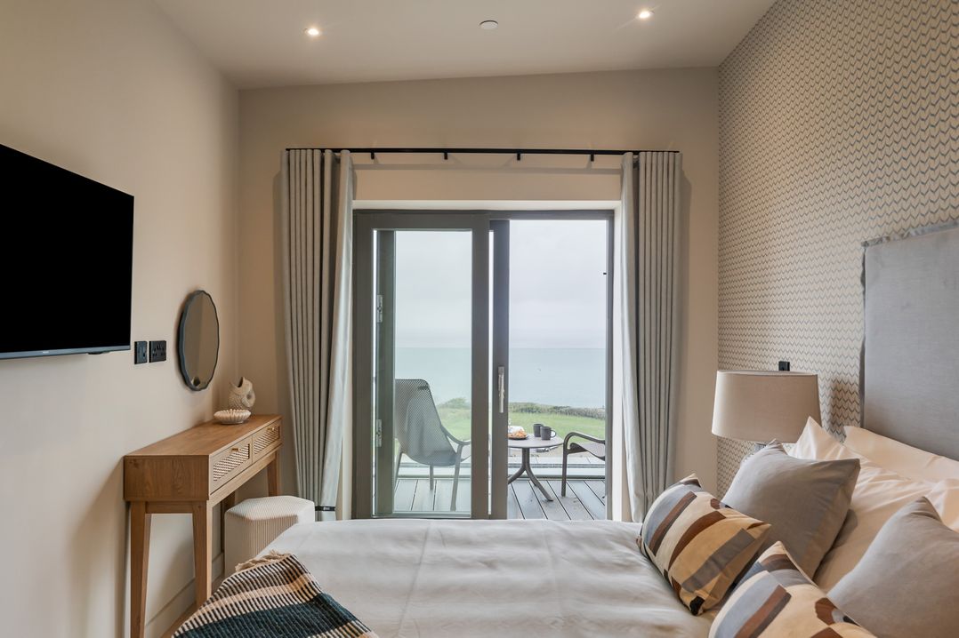 Hidden 8 – Bay Apartment