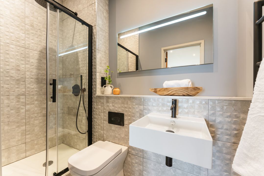 Hidden 8 – Bay Apartment