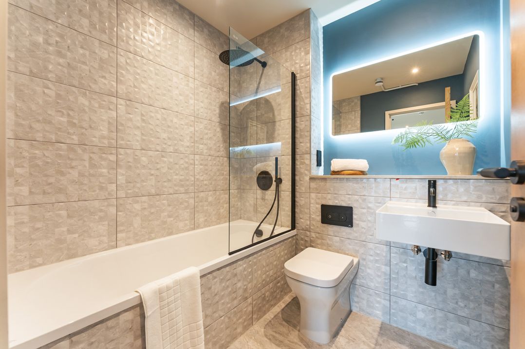Hidden 4 – Elvan Duplex Hot Tub
