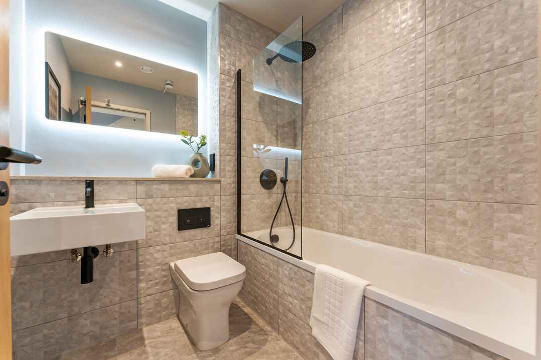 Hidden 4 – Elvan Duplex Hot Tub