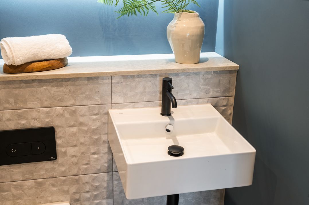 Hidden 4 – Elvan Duplex Hot Tub