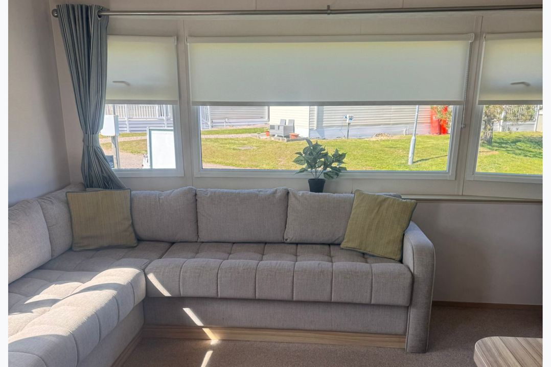 Caravan - Sleeps 6 - Parking