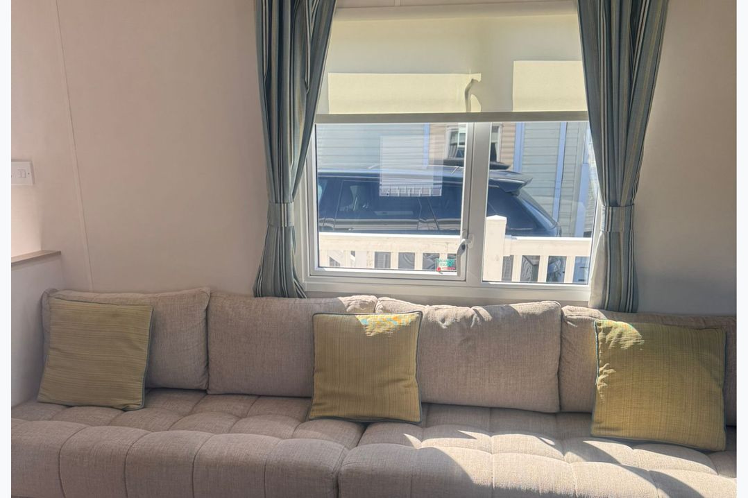 Caravan - Sleeps 6 - Parking
