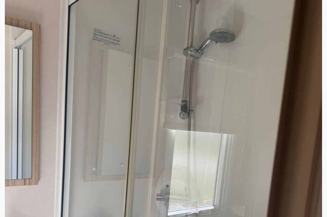 Caravan - Sleeps 6 - Parking