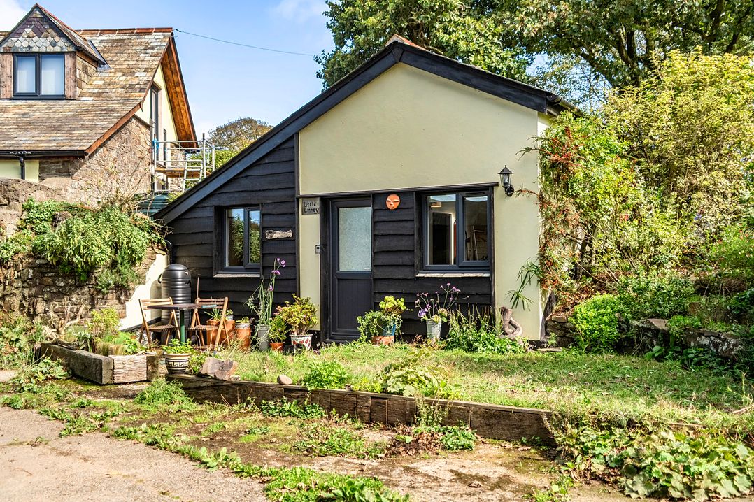 Holiday cottage, Hartland (Little Linney Sleeps 2 Garden  Parking  Wifi)