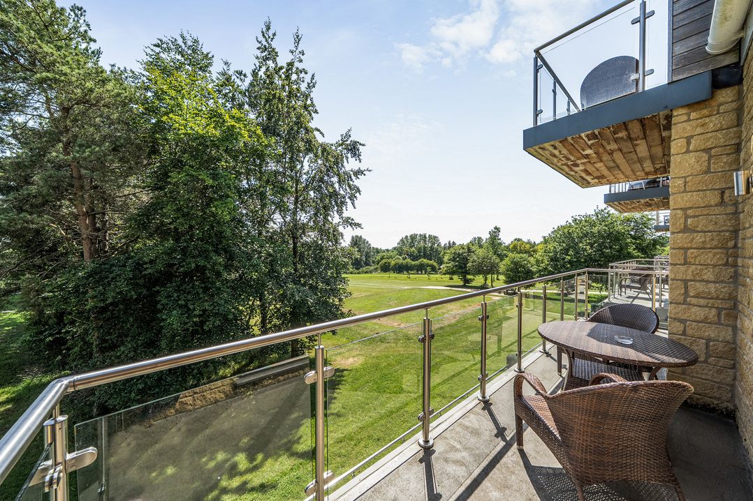 Cotswolds Apartments 2B/S4