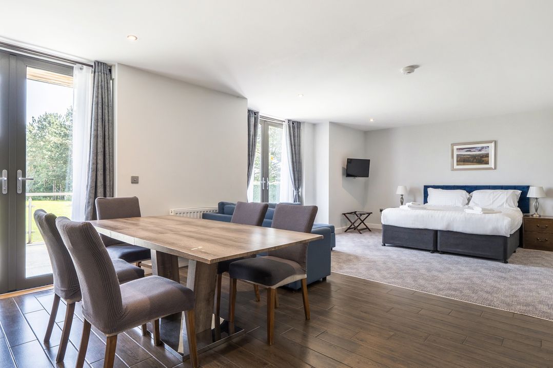 Cotswolds Apartments 2B/S4
