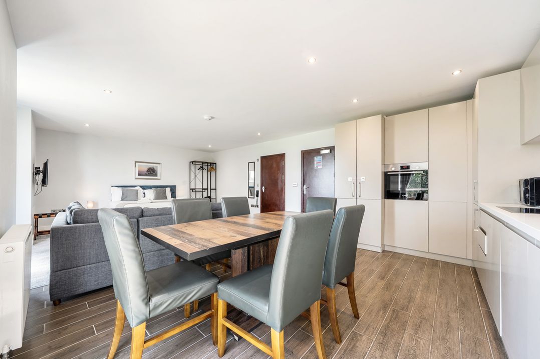 Cotswolds Apartments 2B/S4