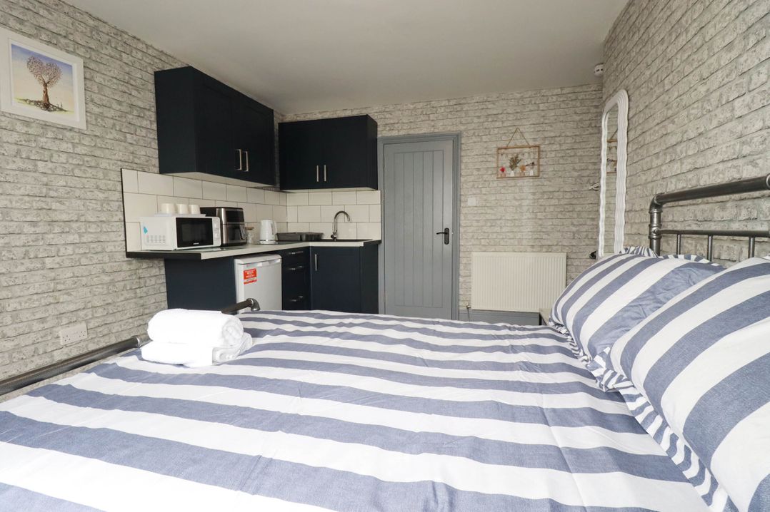 Shoreline Studio Room No.5