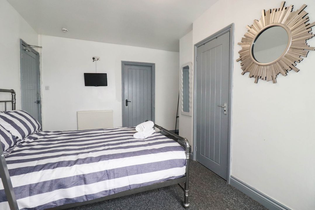 Shoreline Studio Room No.5