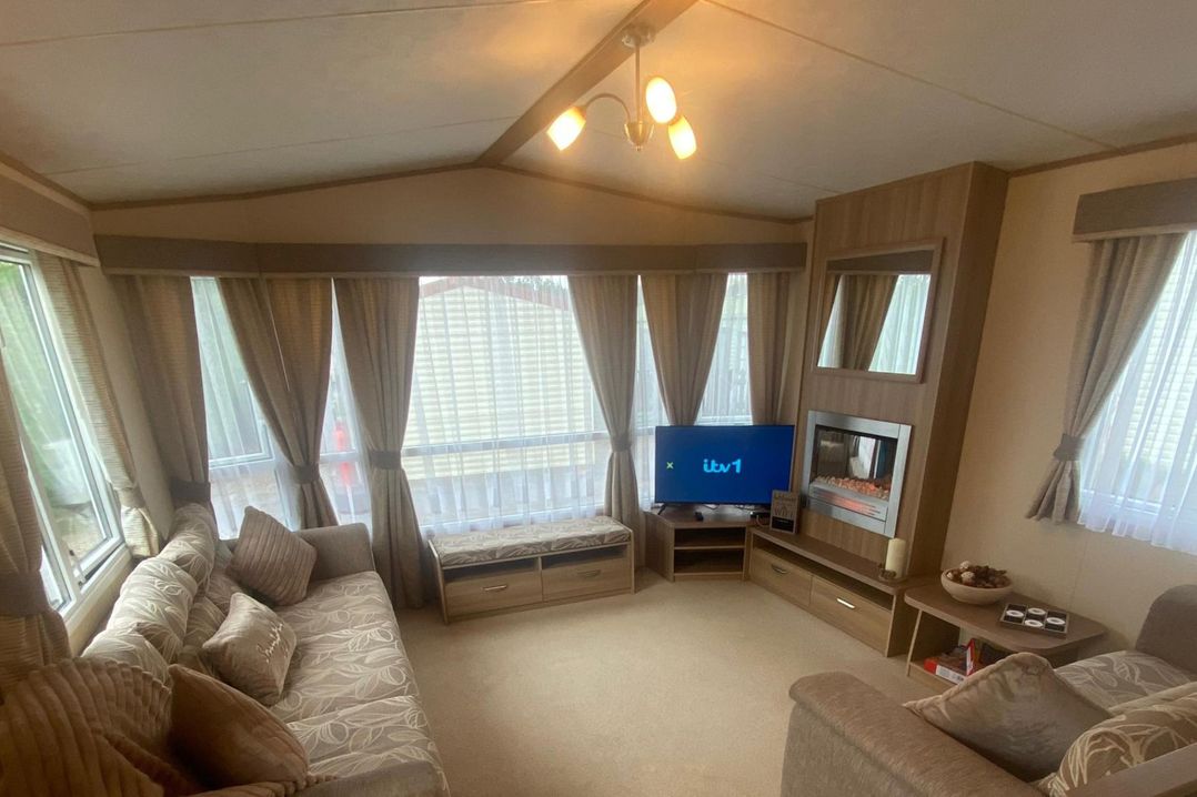2 Bed Caravan Sleeps 6 Pet Friendly