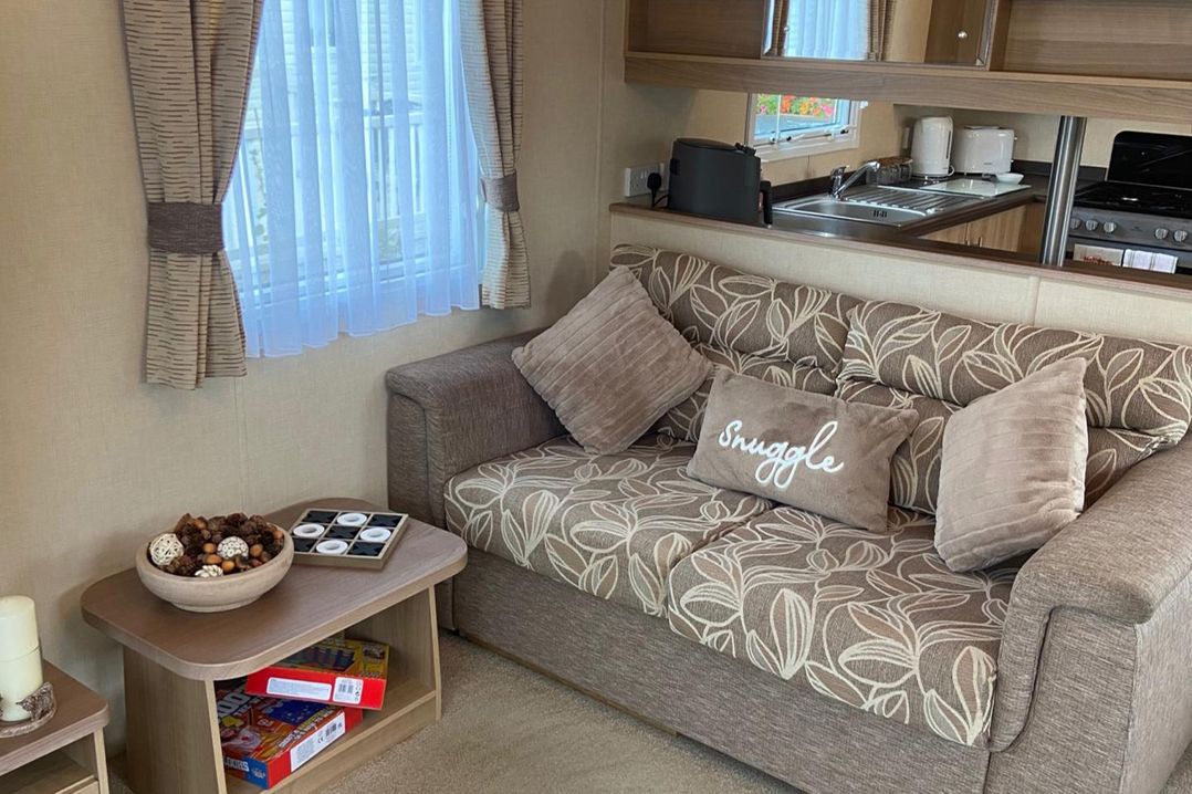 2 Bed Caravan Sleeps 6 Pet Friendly