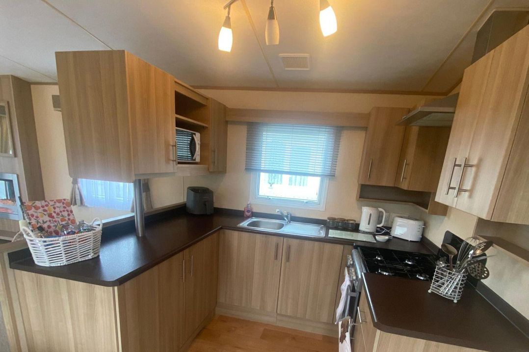 2 Bed Caravan Sleeps 6 Pet Friendly