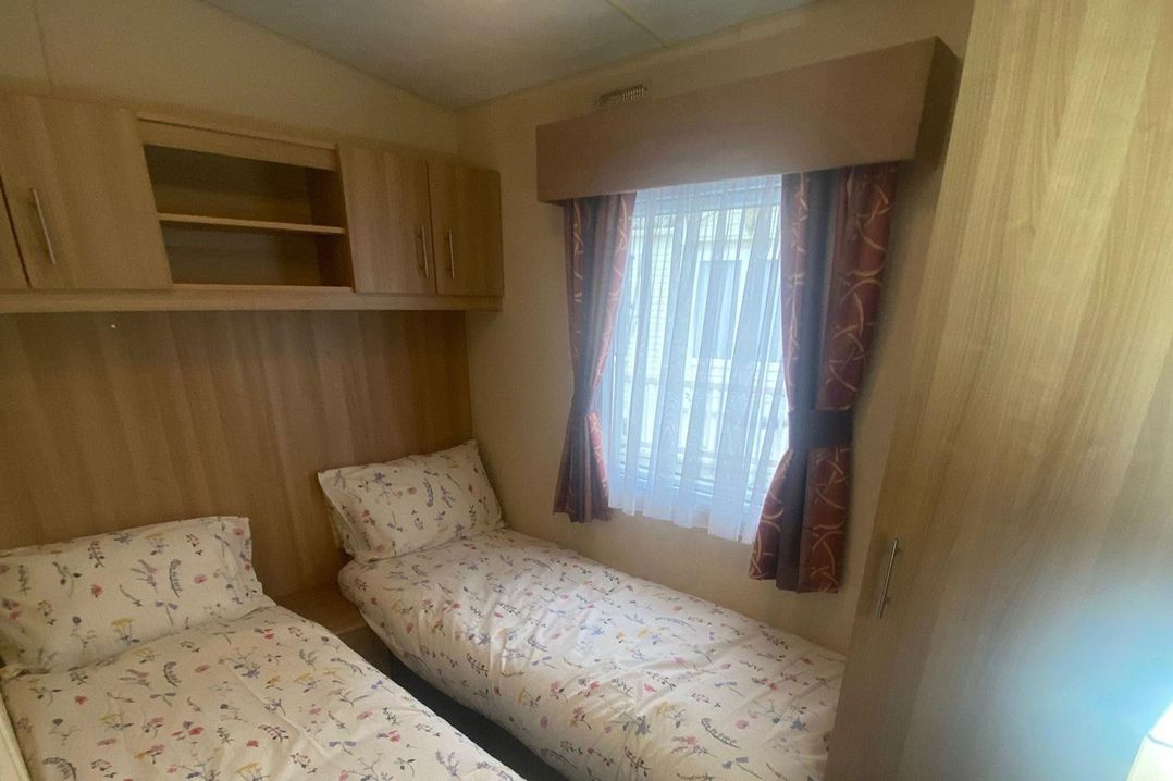 2 Bed Caravan Sleeps 6 Pet Friendly