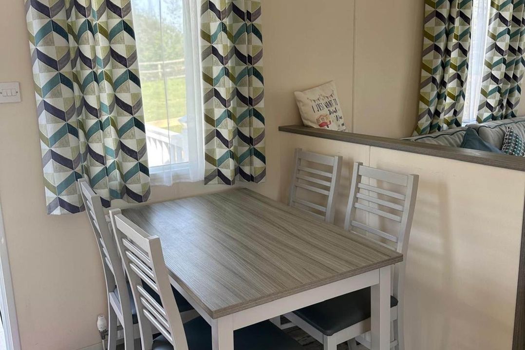 Caravan in Holcot Sleeps 6 Max 6 people Max 4 adults per booking Pet Friendly