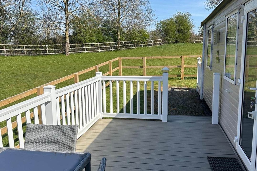 Caravan in Holcot Sleeps 6 Max 6 people Max 4 adults per booking Pet Friendly
