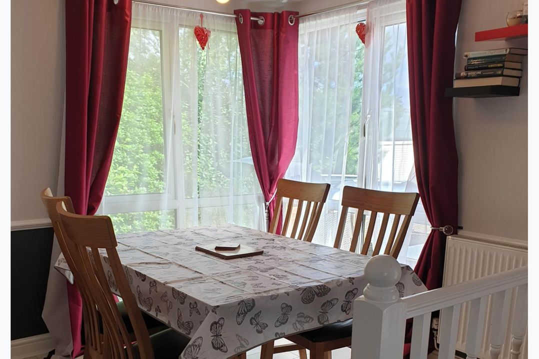 Wooden 3Bed Lodge Sleeps 9 with Front Decking