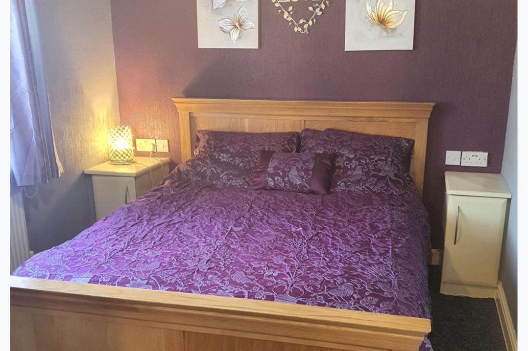 Wooden 3Bed Lodge Sleeps 9 with Front Decking