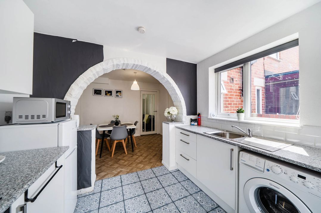 2 Bed House Sleeps 4 Garden Parking Wifi