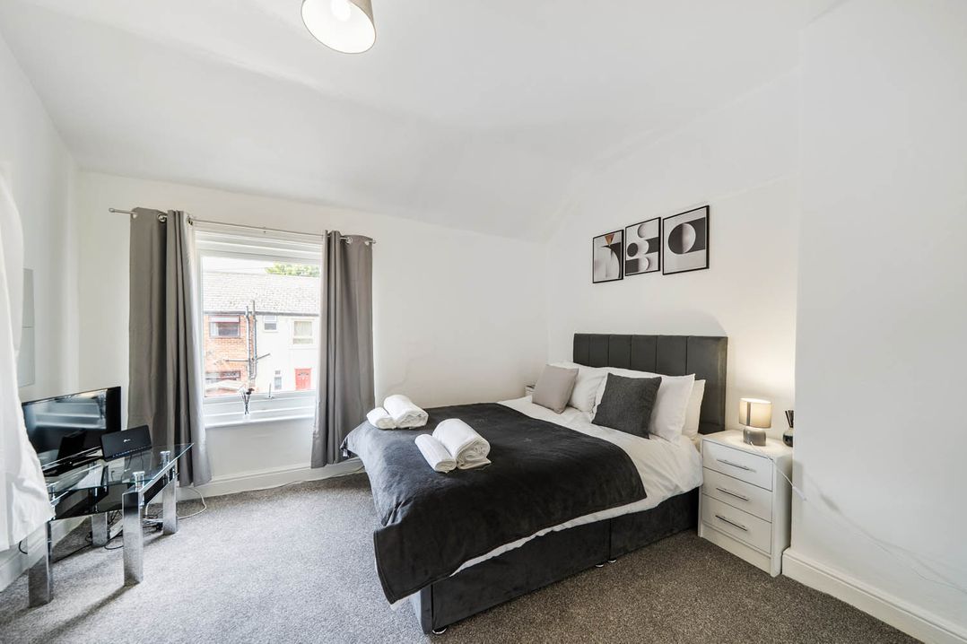 2 Bed House Sleeps 4 Garden Parking Wifi
