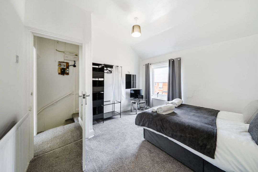 2 Bed House Sleeps 4 Garden Parking Wifi