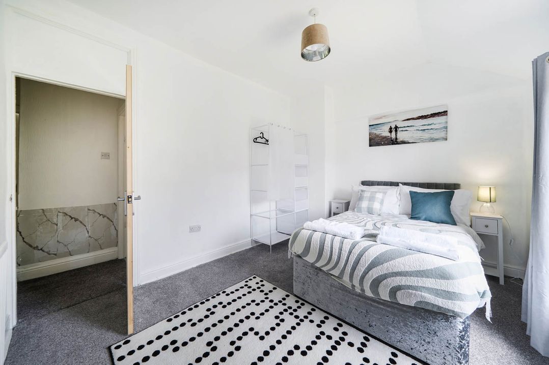 2 Bed House Sleeps 4 Garden Parking Wifi