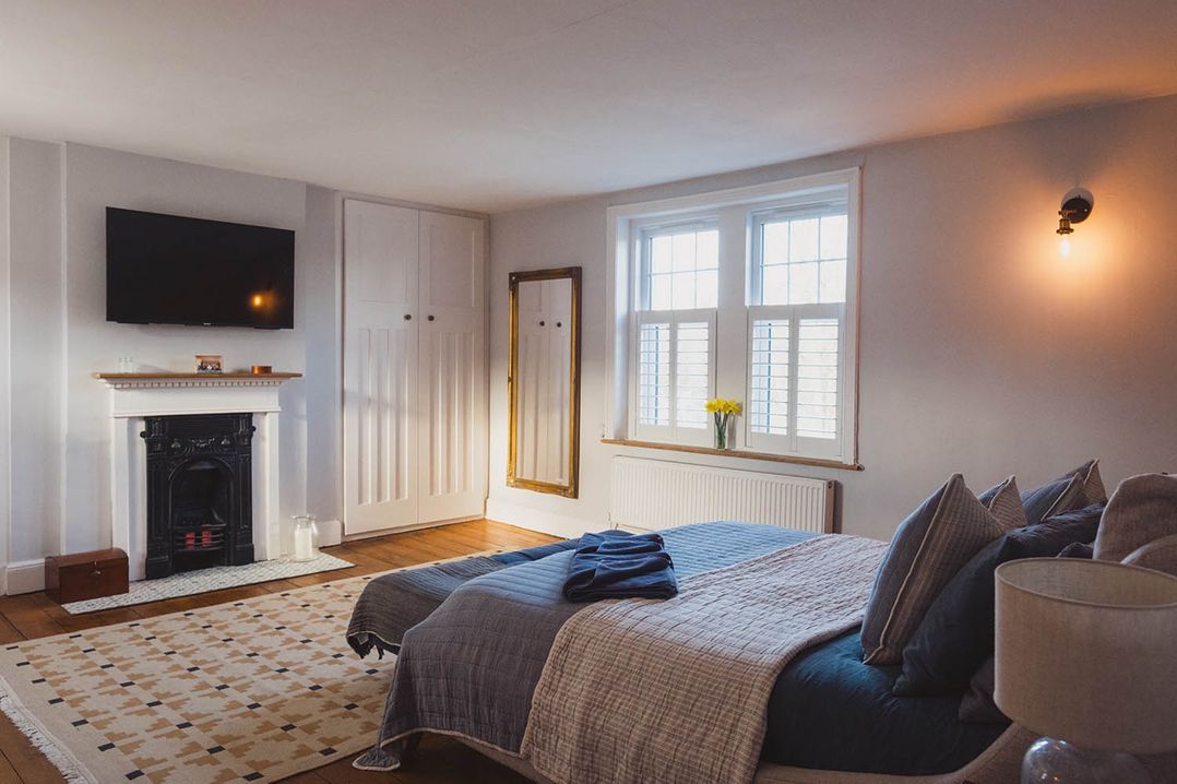 Luxury House sleeps 14 with Secret Bar near Bath