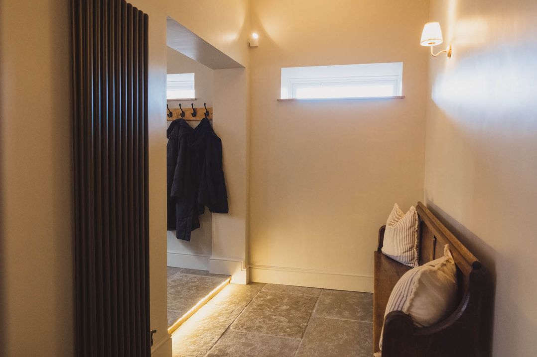Luxury House sleeps 14 with Secret Bar near Bath