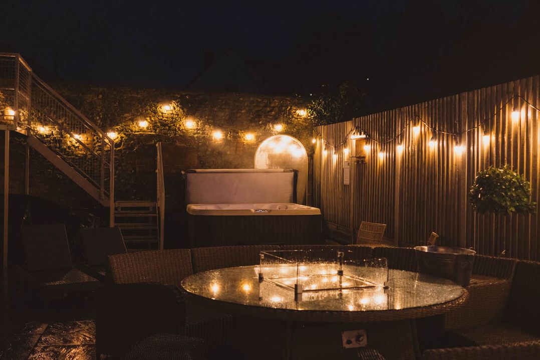 Luxury House sleeps 14 with Secret Bar near Bath