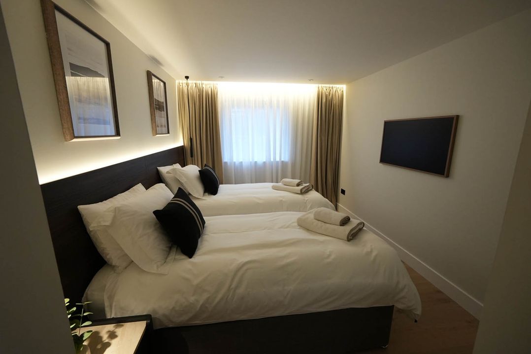 1st Floor Luxury 2Bed Apt Sleeps 6