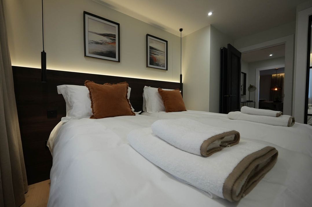 1st Floor Luxury 2Bed Apt Sleeps 6
