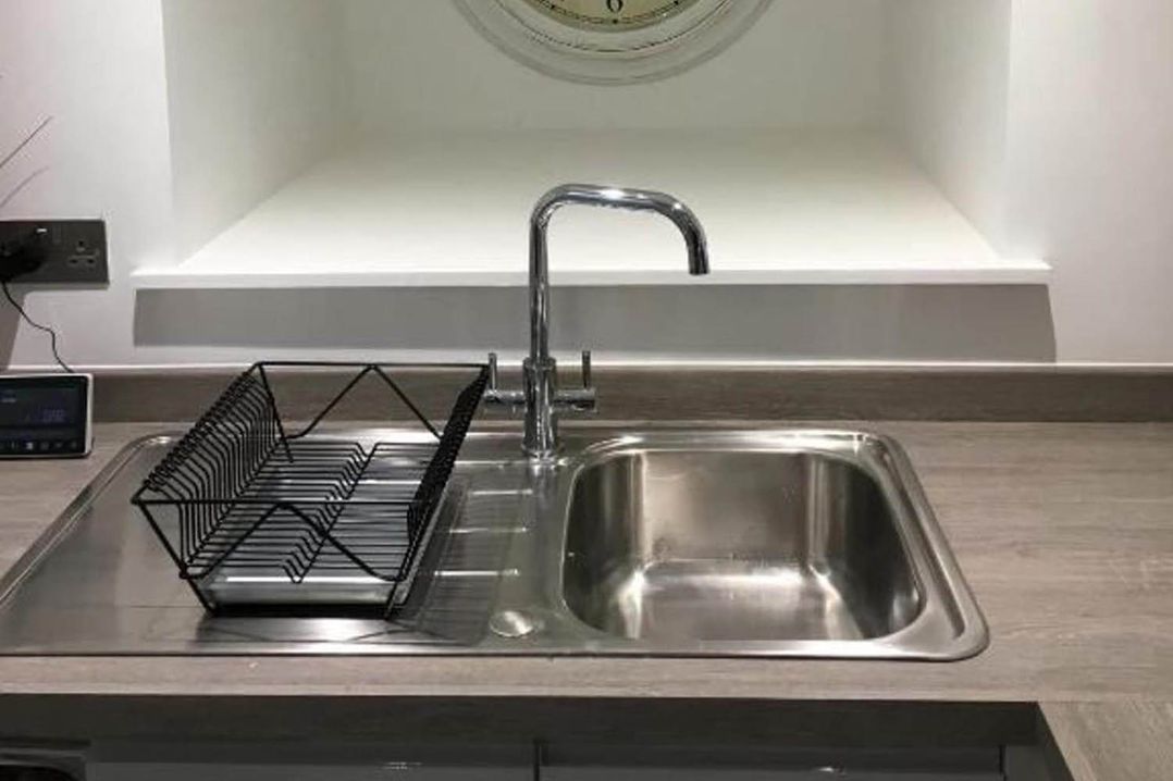 Family Friendly Apt Sleeps 6  Station Close